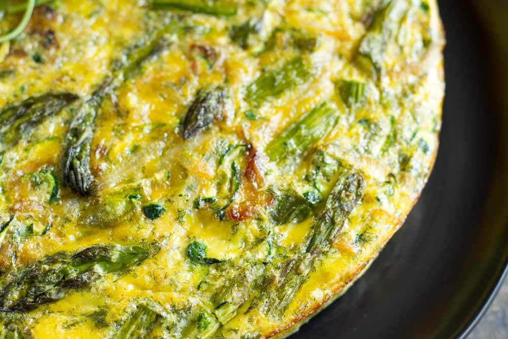 Crustless Caramelized Onion and Asparagus Quiche ---- www.savorylotus.com